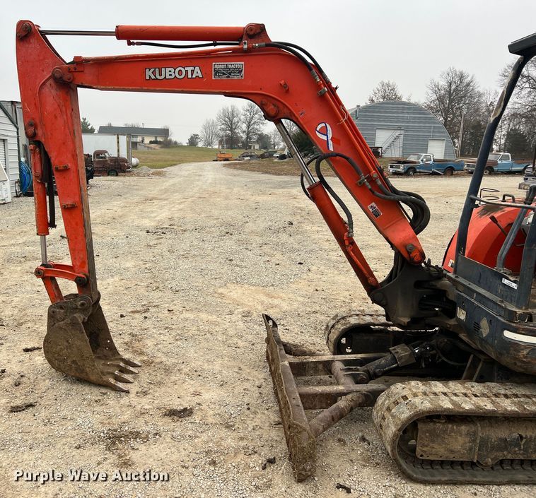 image for item JU9744 Kubota KX121-3  mini excavator