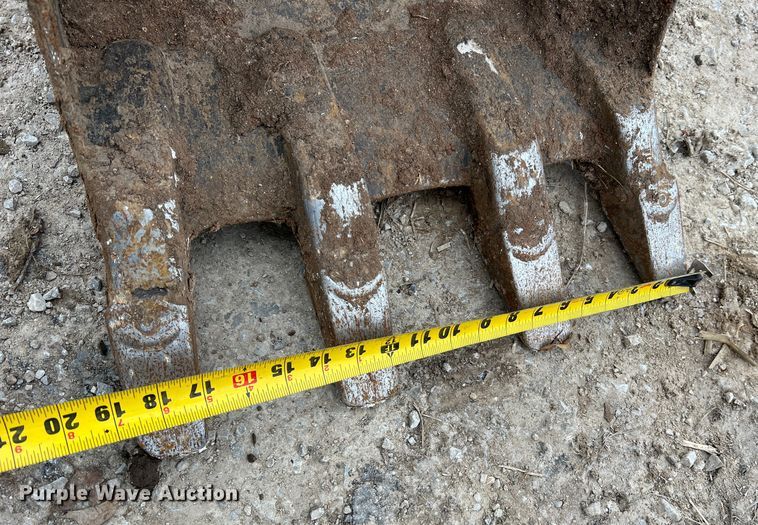 image for item JU9744 Kubota KX121-3  mini excavator