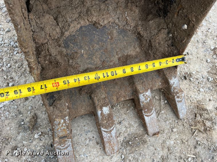 image for item JU9744 Kubota KX121-3  mini excavator