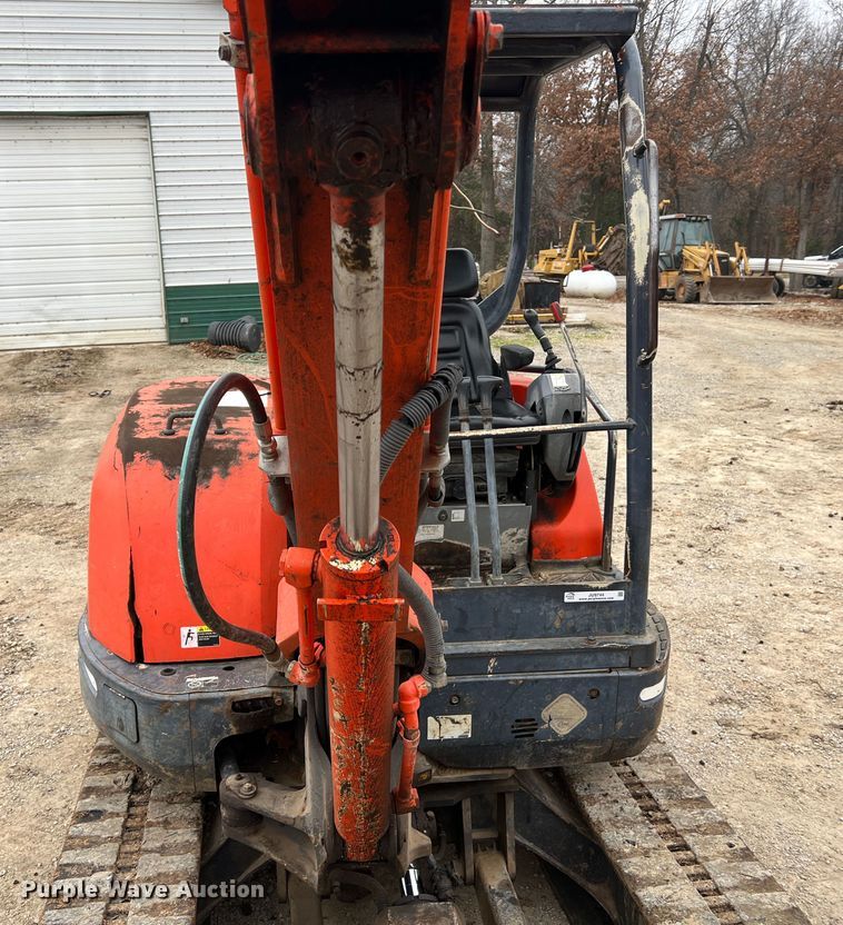 image for item JU9744 Kubota KX121-3  mini excavator