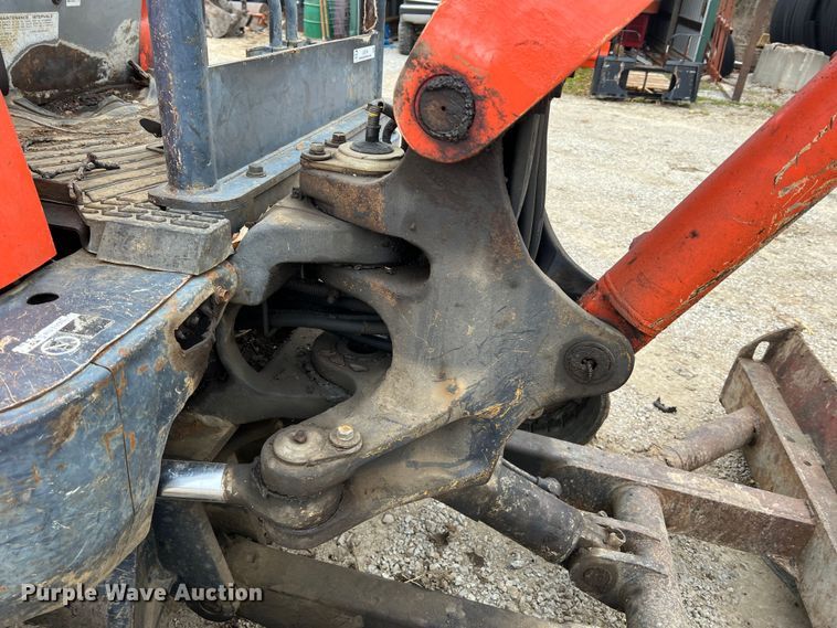 image for item JU9744 Kubota KX121-3  mini excavator