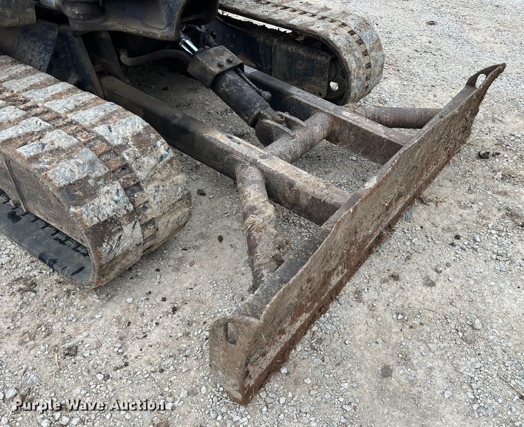 image for item JU9744 Kubota KX121-3  mini excavator