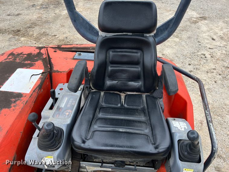 image for item JU9744 Kubota KX121-3  mini excavator