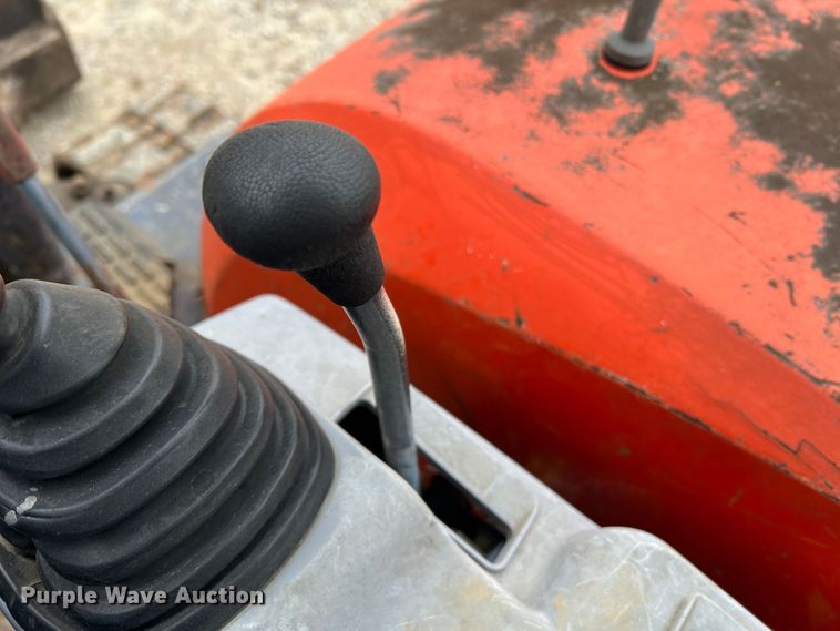 image for item JU9744 Kubota KX121-3  mini excavator