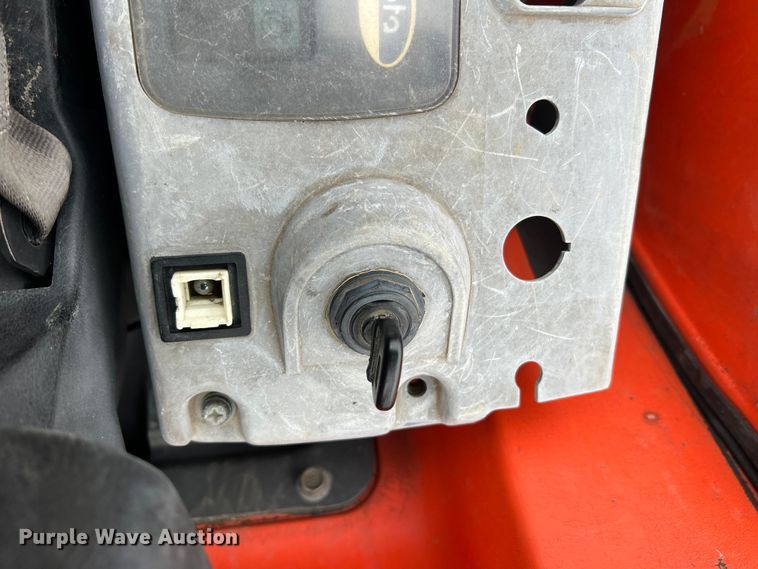 image for item JU9744 Kubota KX121-3  mini excavator