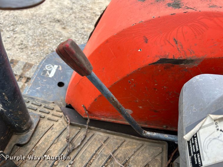 image for item JU9744 Kubota KX121-3  mini excavator