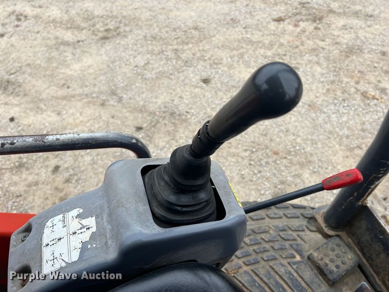 image for item JU9744 Kubota KX121-3  mini excavator