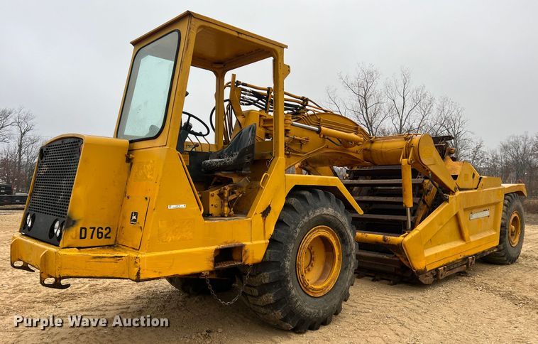 image for item JU9748 1979 John Deere 762  elevating scraper