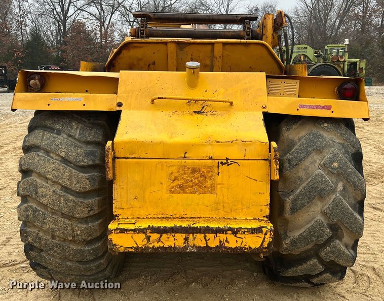 image for item JU9748 1979 John Deere 762  elevating scraper