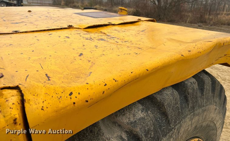 image for item JU9748 1979 John Deere 762  elevating scraper