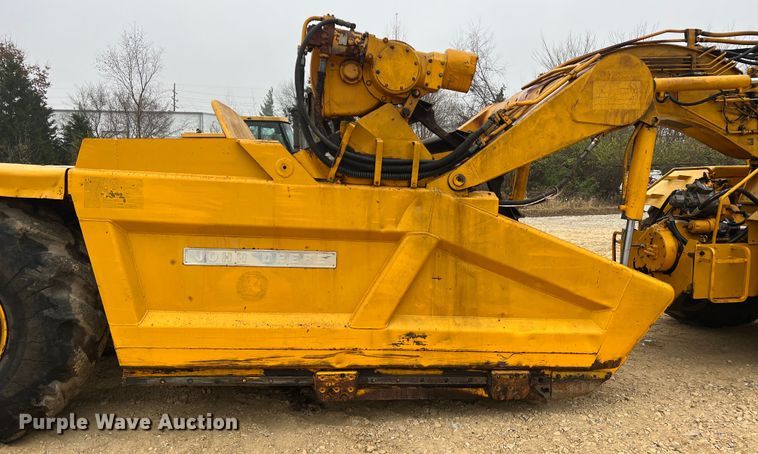 image for item JU9748 1979 John Deere 762  elevating scraper
