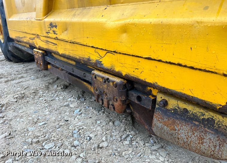 image for item JU9748 1979 John Deere 762  elevating scraper