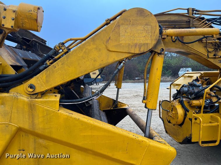 image for item JU9748 1979 John Deere 762  elevating scraper