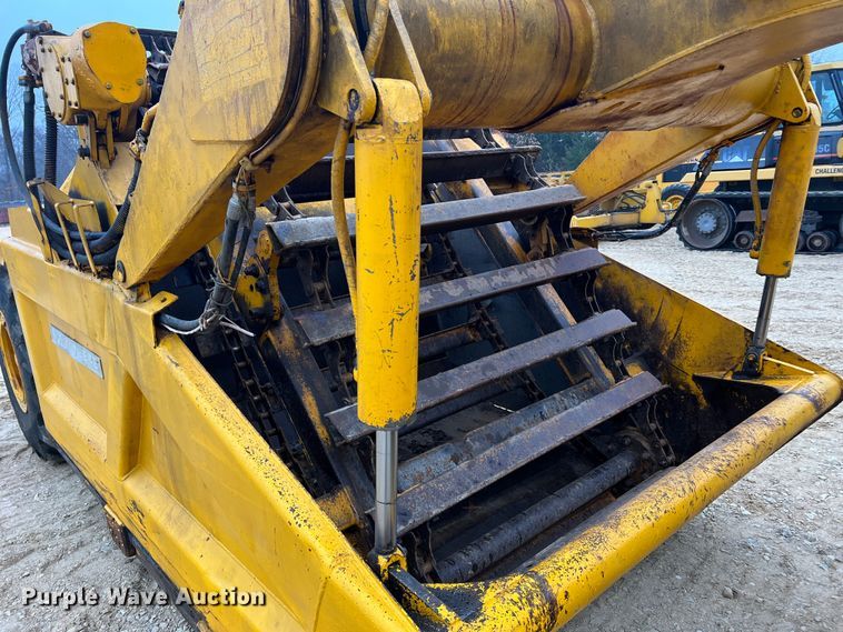 image for item JU9748 1979 John Deere 762  elevating scraper