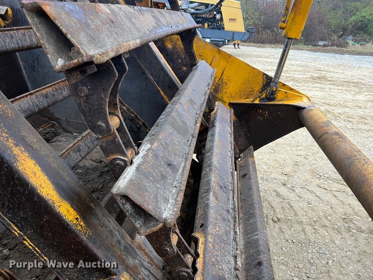 image for item JU9748 1979 John Deere 762  elevating scraper