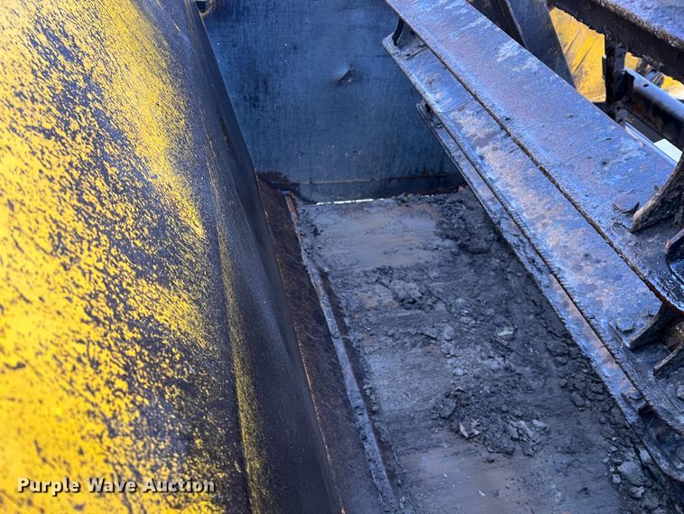 image for item JU9748 1979 John Deere 762  elevating scraper