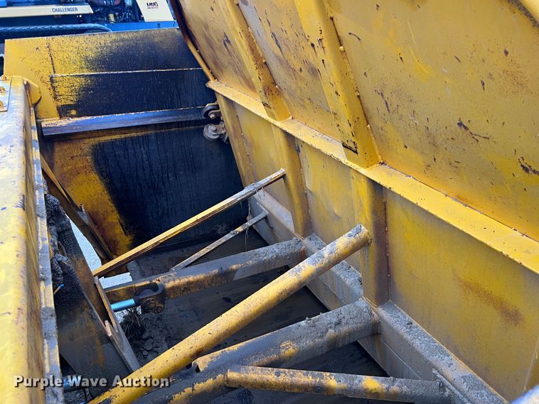 image for item JU9748 1979 John Deere 762  elevating scraper