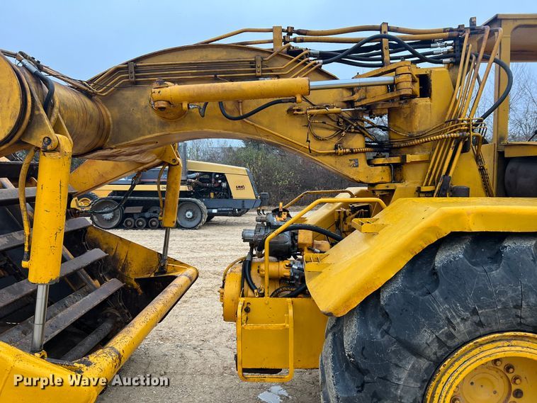 image for item JU9748 1979 John Deere 762  elevating scraper