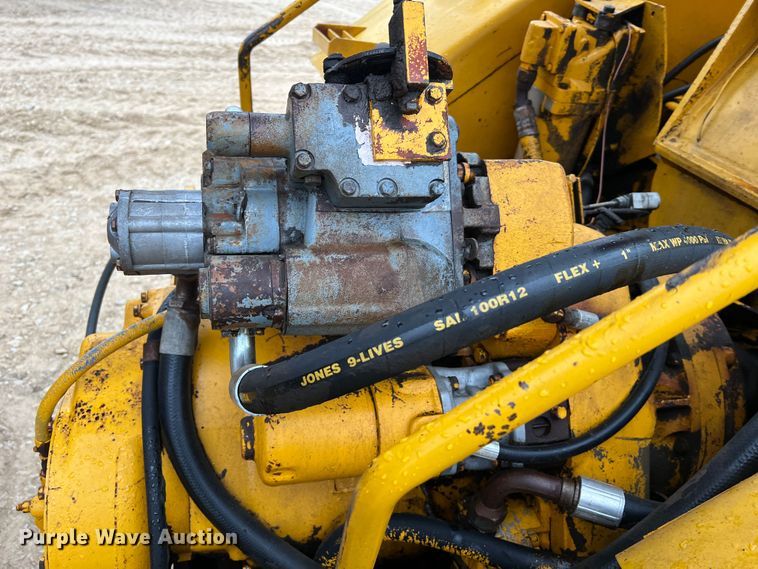 image for item JU9748 1979 John Deere 762  elevating scraper