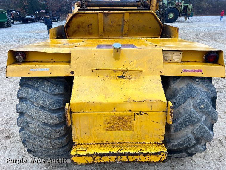 image for item JU9748 1979 John Deere 762  elevating scraper