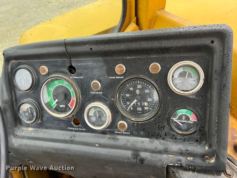 image for item JU9748 1979 John Deere 762  elevating scraper