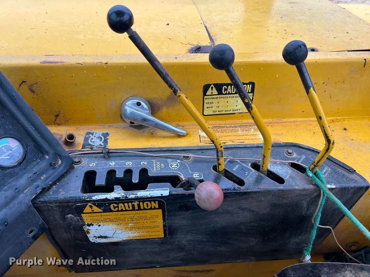 image for item JU9748 1979 John Deere 762  elevating scraper