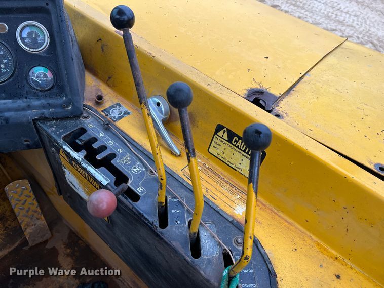 image for item JU9748 1979 John Deere 762  elevating scraper