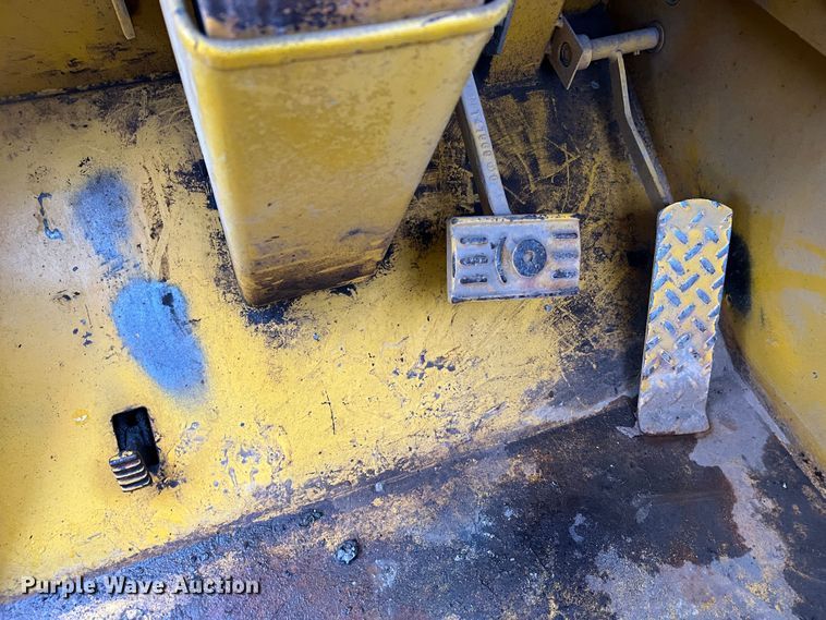 image for item JU9748 1979 John Deere 762  elevating scraper