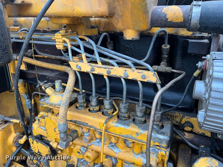 image for item JU9748 1979 John Deere 762  elevating scraper