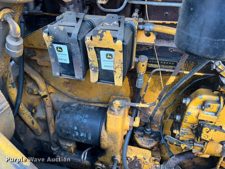 image for item JU9748 1979 John Deere 762  elevating scraper