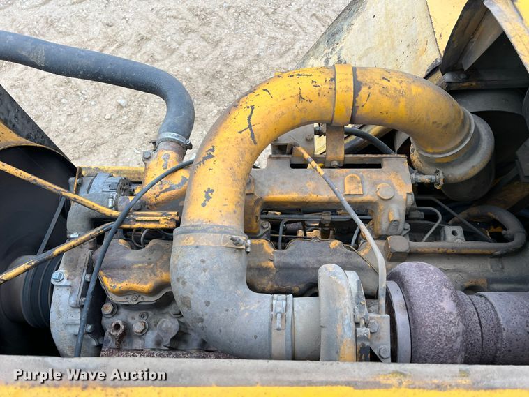 image for item JU9748 1979 John Deere 762  elevating scraper