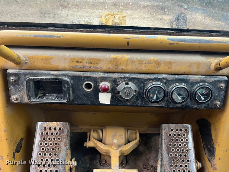 image for item JU9754 1997 Caterpillar 963B  track loader