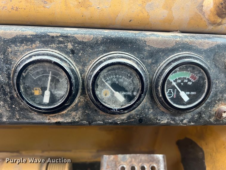 image for item JU9754 1997 Caterpillar 963B  track loader