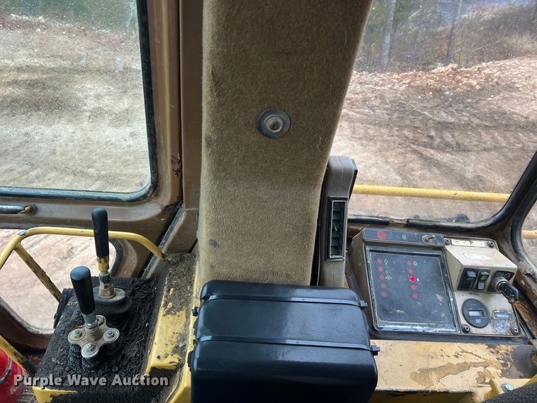 image for item JU9754 1997 Caterpillar 963B  track loader