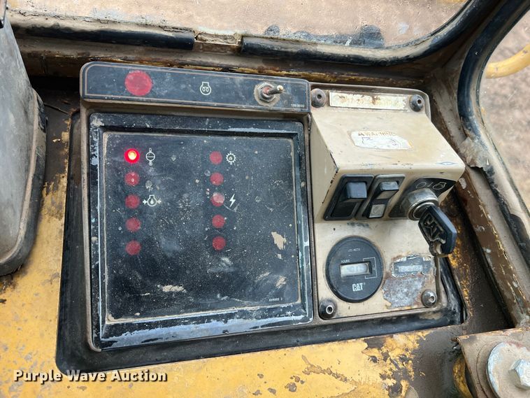 image for item JU9754 1997 Caterpillar 963B  track loader