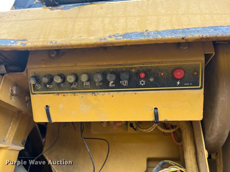 image for item JU9754 1997 Caterpillar 963B  track loader