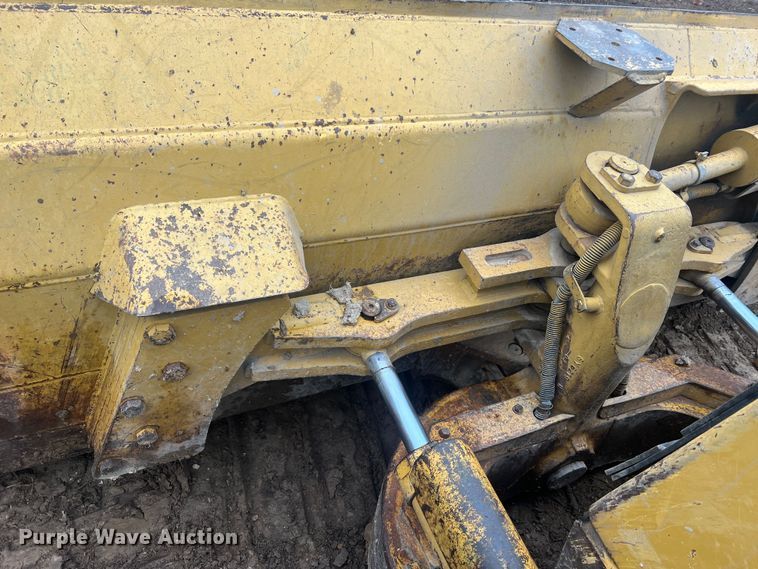 image for item JU9755 1990 Caterpillar D5H  dozer