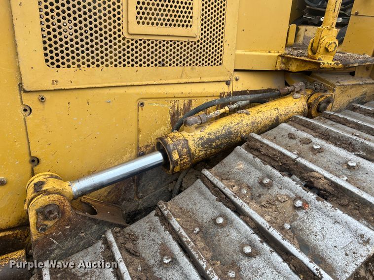 image for item JU9755 1990 Caterpillar D5H  dozer