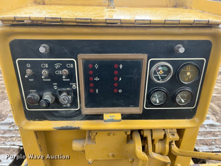 image for item JU9755 1990 Caterpillar D5H  dozer