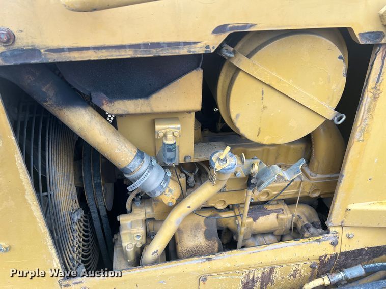 image for item JU9755 1990 Caterpillar D5H  dozer