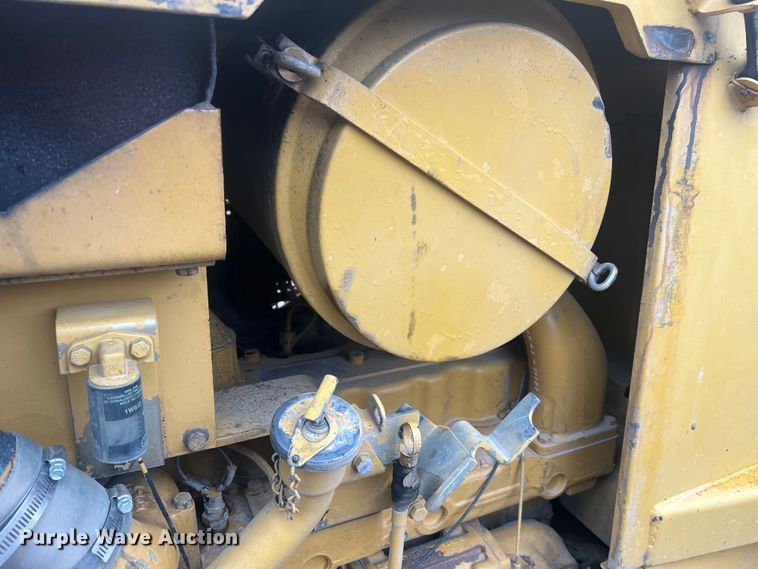 image for item JU9755 1990 Caterpillar D5H  dozer