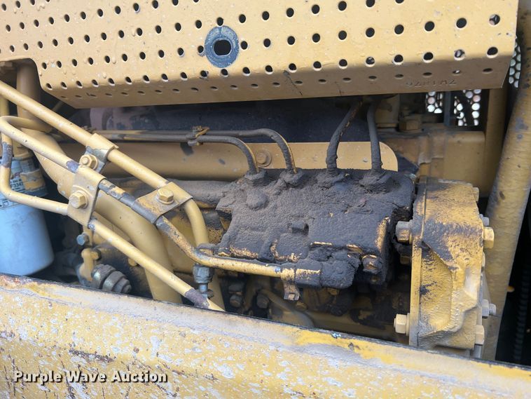 image for item JU9755 1990 Caterpillar D5H  dozer