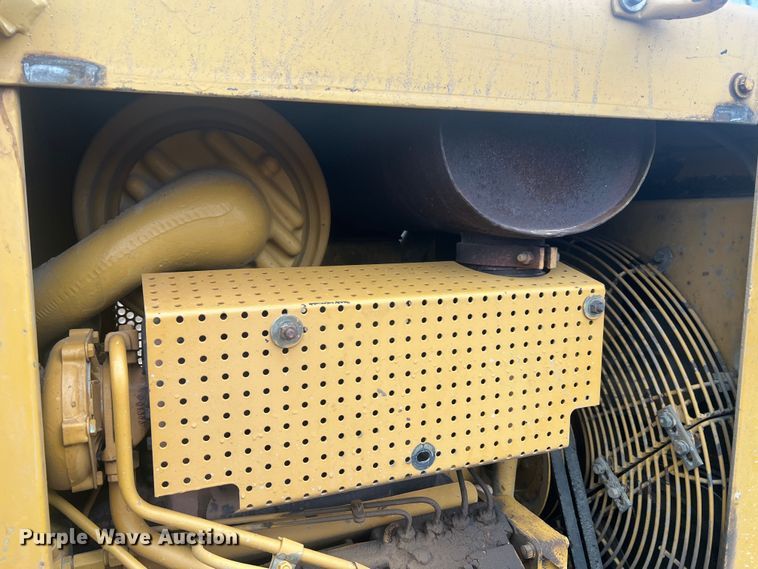 image for item JU9755 1990 Caterpillar D5H  dozer