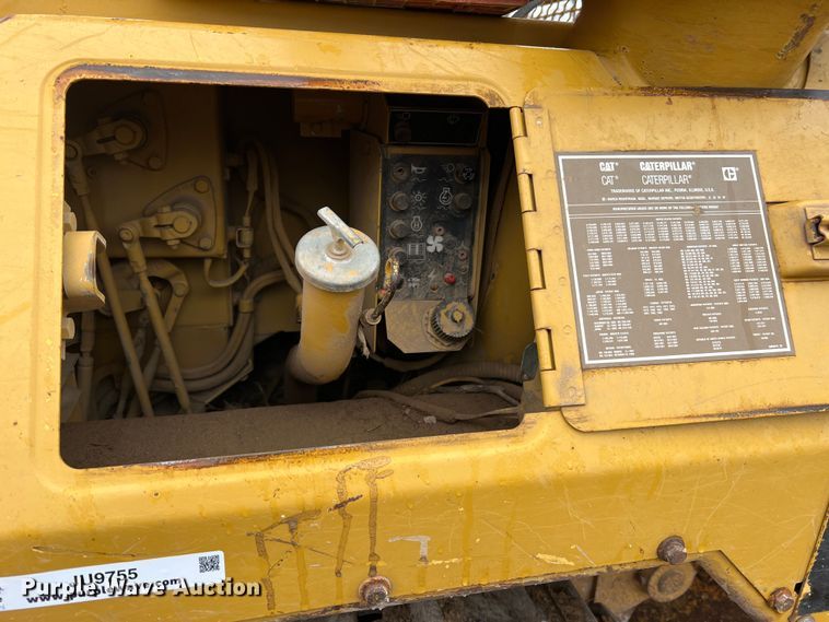 image for item JU9755 1990 Caterpillar D5H  dozer