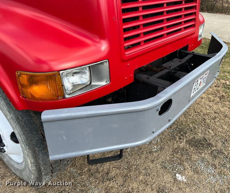 image for item JU9785 1998 International 4900  dump truck