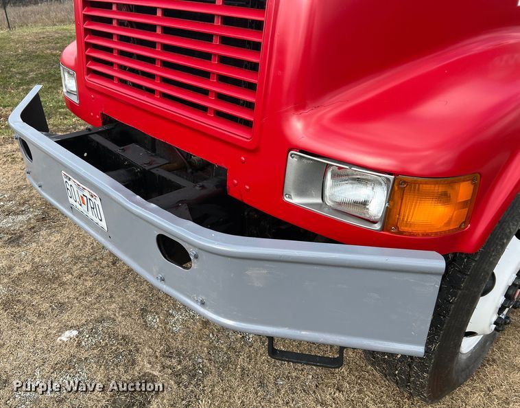 image for item JU9785 1998 International 4900  dump truck