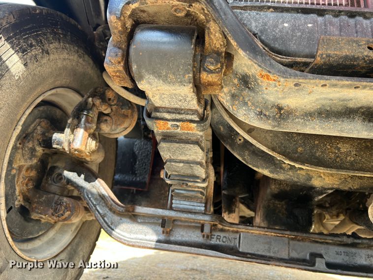 image for item JU9785 1998 International 4900  dump truck