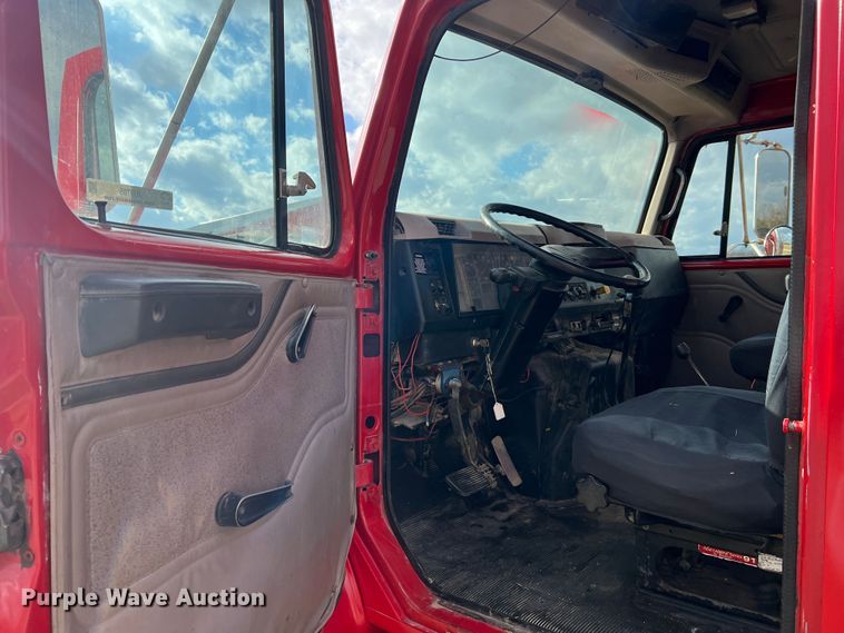 image for item JU9785 1998 International 4900  dump truck