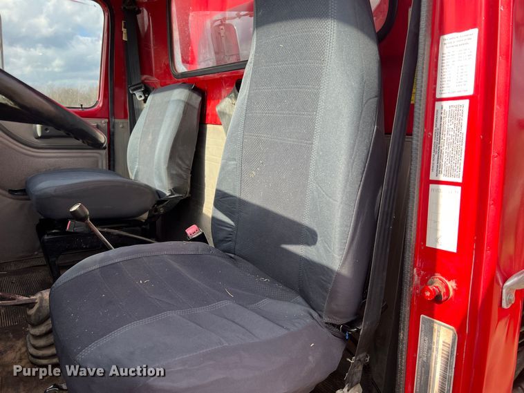 image for item JU9785 1998 International 4900  dump truck