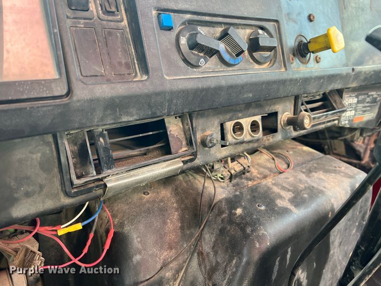 image for item JU9785 1998 International 4900  dump truck